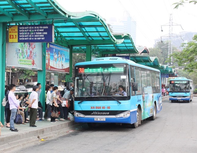Đề xuất giá vé xe buýt Hà Nội tăng cao nhất 122% - Ảnh 1.