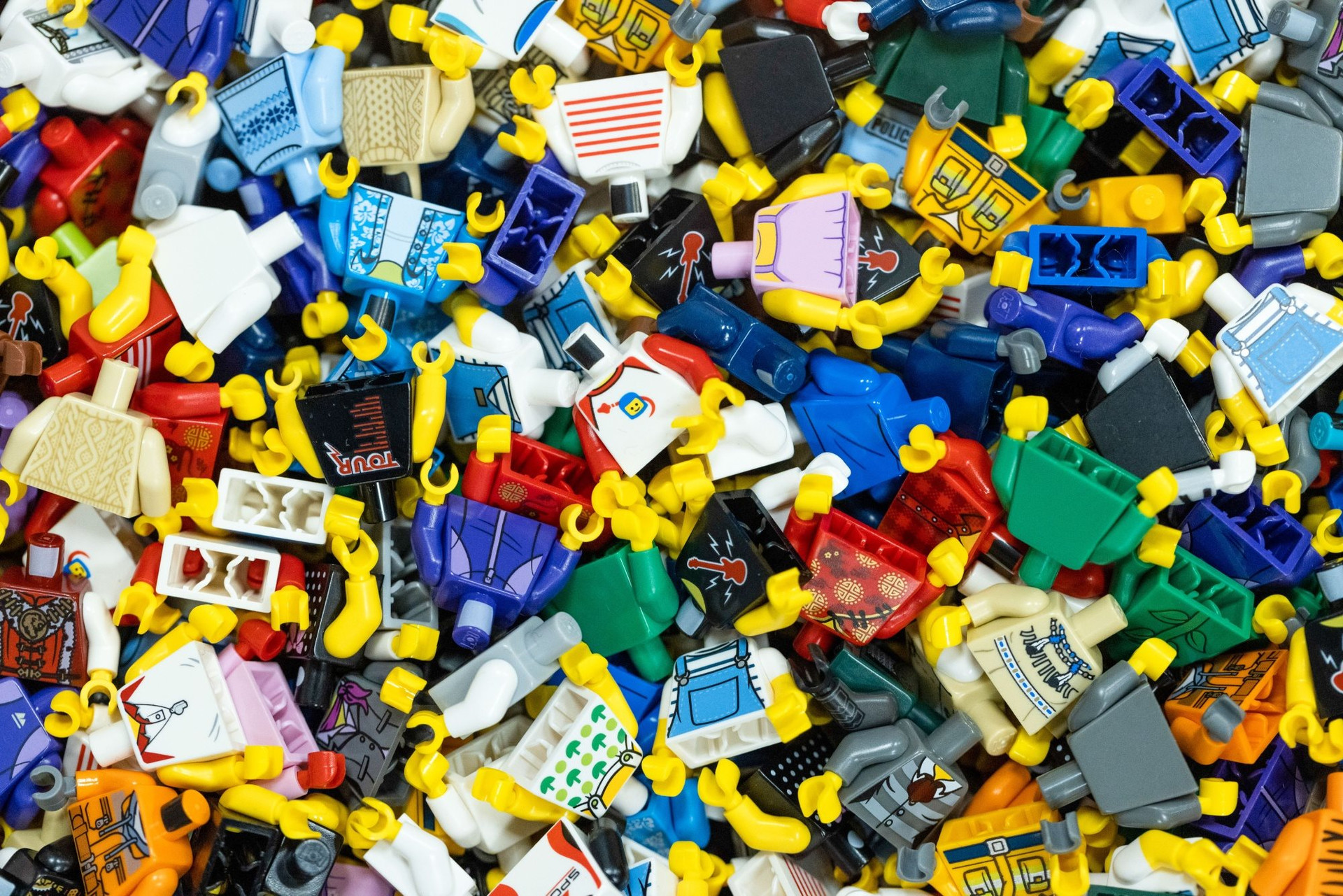 Lego không còn chỉ là 1 công ty đồ chơi: Lấn sân sang cả phim ảnh, công viên giải trí, tham vọng trở thành đối thủ của Disney - Ảnh 1.