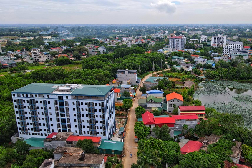 Cận cảnh chung cư mini ở Hà Nội xây vượt nhiều tầng bị 'tuýt còi' - Ảnh 4.