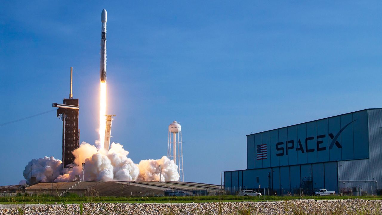 Dự báo vệ tinh Starlink "có thể gây chết người" được trình lên Cục hàng không: SpaceX nổi giận - Ảnh 2.