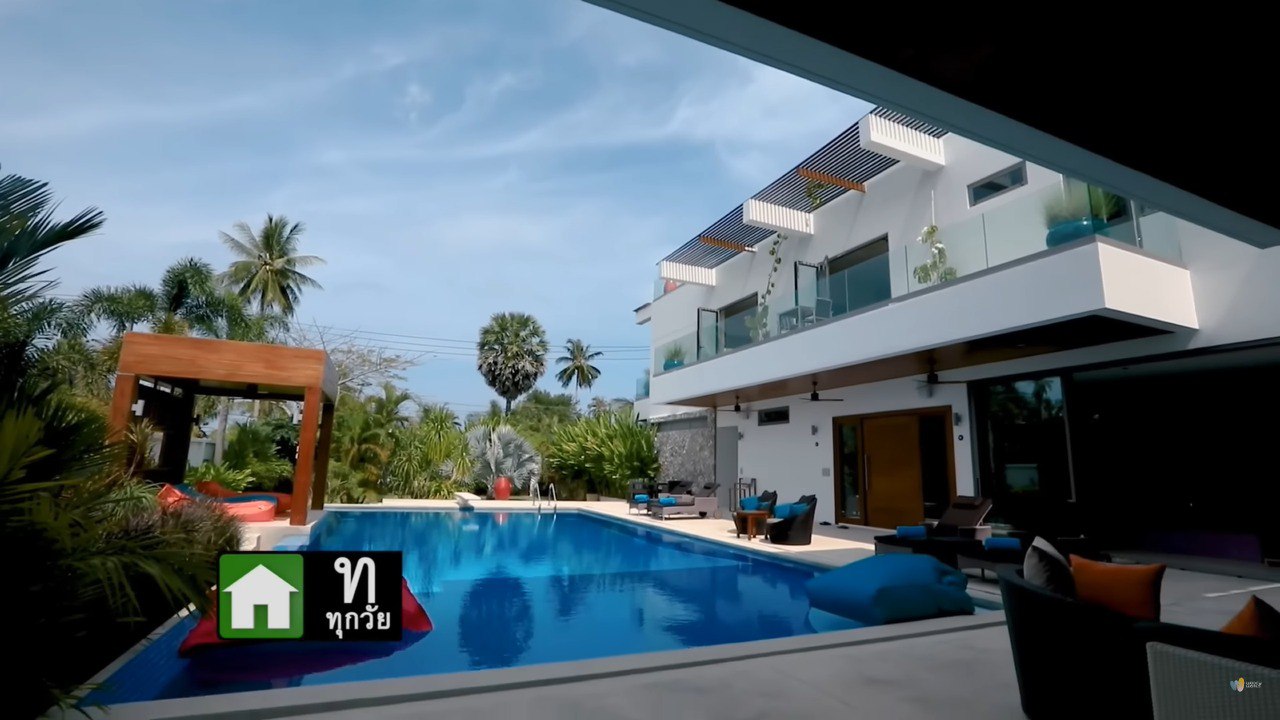 Khám phá căn biệt thự của &quot;chị đại&quot; làng mẫu Thái Lan: Đẹp như resort nghỉ dưỡng, có đủ từ bể bơi đến phòng spa - Ảnh 3.