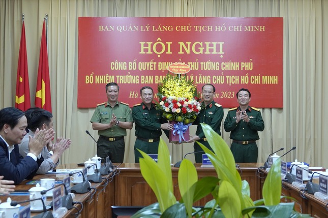 Thủ tướng bổ nhiệm chức vụ mới đối với Tư lệnh Phạm Hải Trung - Ảnh 4.