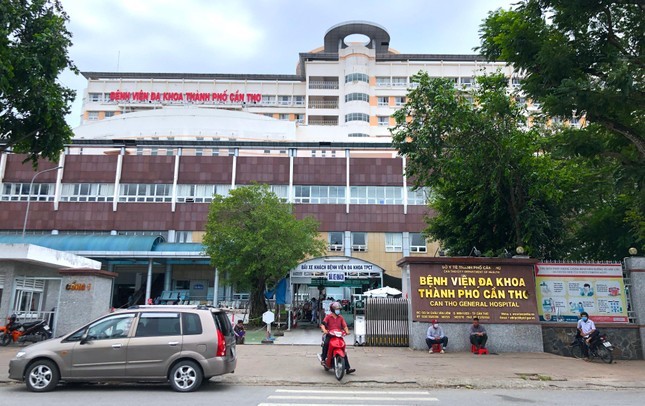 Đề nghị truy tố hai cựu nhân viên Bệnh viện Đa khoa TP Cần Thơ liên quan đến Cty Việt Á - Ảnh 2.