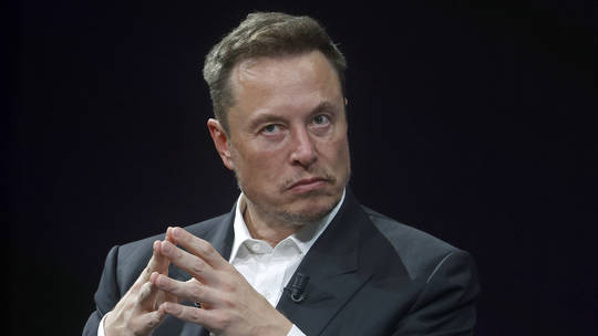 Tỷ phú Elon Musk phủ nhận kế hoạch chặn mạng xã hội X ở châu Âu - Ảnh 1.