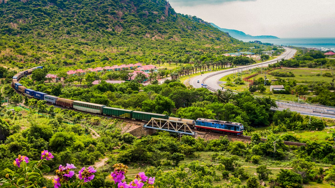 Đường sắt Bắc - Nam của Việt Nam là tuyến đường sắt đẹp nhất thế giới - Ảnh 2.
