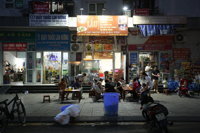 Cuộc sống đảo lộn vì mất nước suốt nhiều ngày tại Khu đô thị Thanh Hà: Người dân cầm cự bằng từng bình nước đi xin - Ảnh 12.