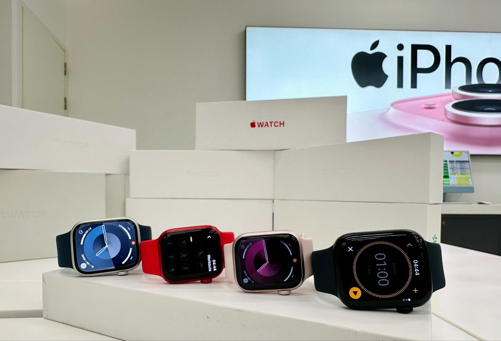 Apple Watch Series 9, Watch Ultra 2 mở bán tại Việt Nam, giá từ 10,5 triệu đồng - Ảnh 1.