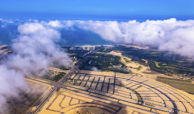 Bình Định đấu giá 2 khu đất làm dự án du lịch hơn 3.000 tỷ đồng - Ảnh 1.