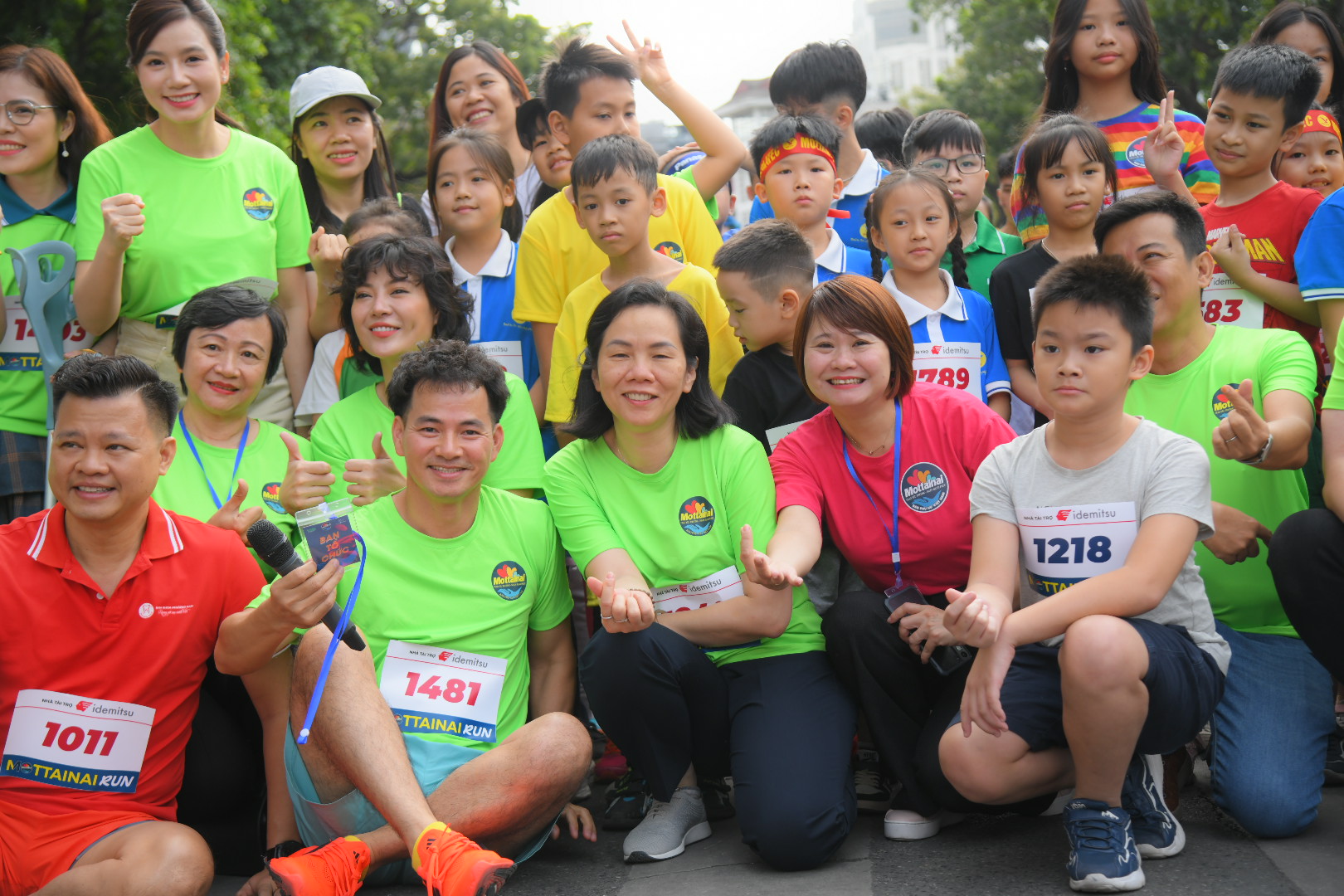 NSƯT Xuân Bắc “thi chạy” cùng hơn 1.000 vận động viên để gây quỹ vì trẻ em thiệt thòi - Ảnh 1.