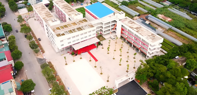 Một ngôi trường làng ở Hà Nội được đầu tư tới 130 tỷ đồng: Diện tích tới 11.456m2, có sân bóng đá cỏ xanh mướt như trường tư - Ảnh 4.