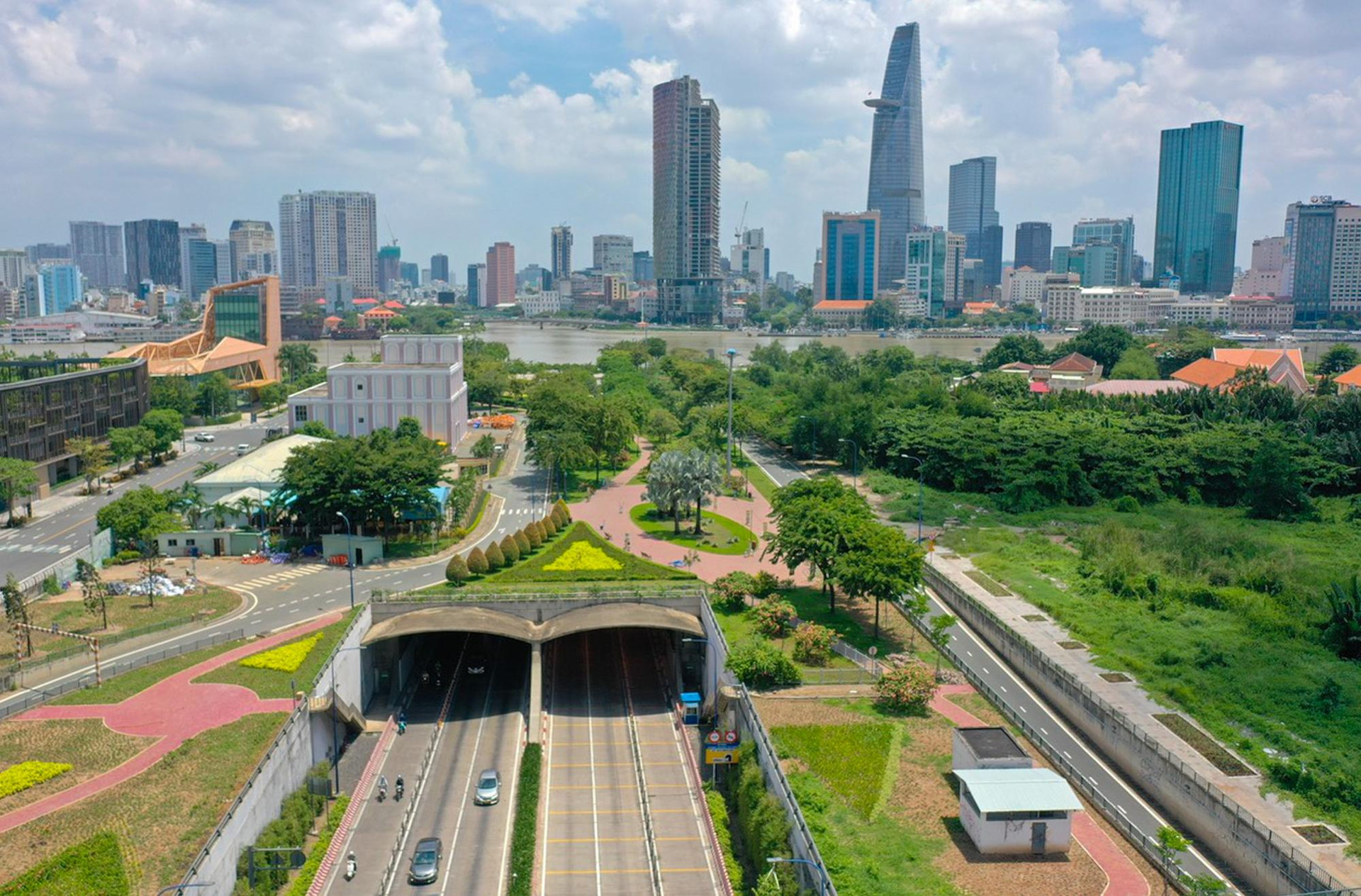 Hầm vượt sông duy nhất ở Việt Nam, biến bán đảo nghèo thành khu đô thị hiện đại - Ảnh 1.