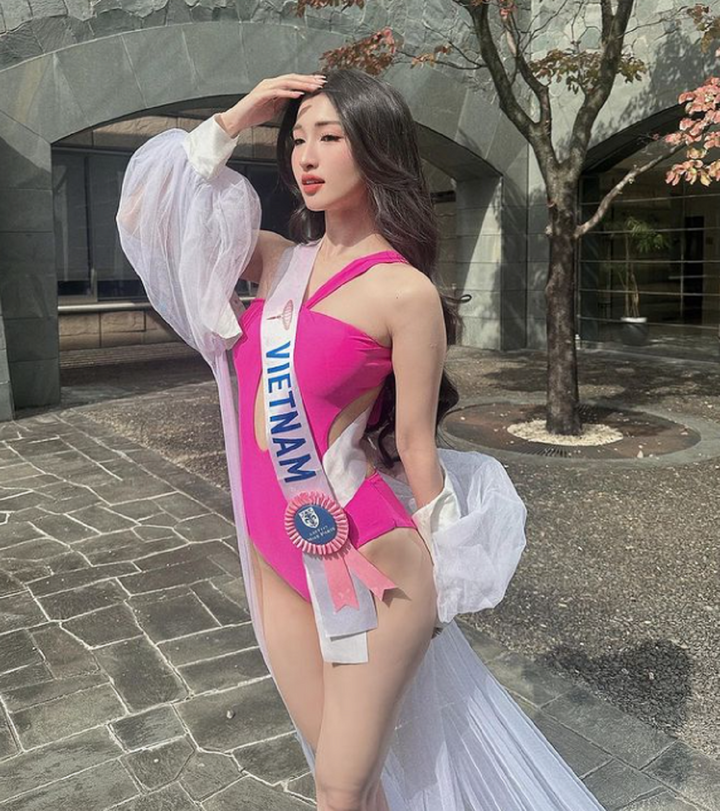 Á hậu Phương Nhi khoe bộ ảnh bikini trước thềm chung kết Miss International - Ảnh 2.