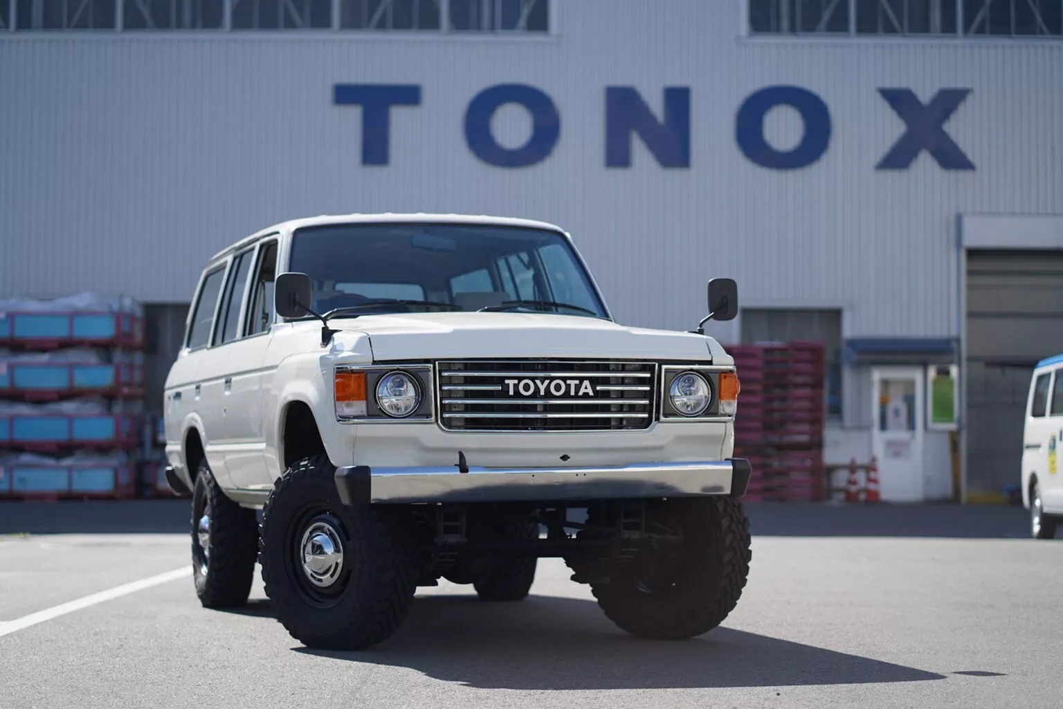Chiếc Toyota Land Cruiser này dành cho những ai thích xe đời cũ nhưng sợ ồn ào và tốn xăng