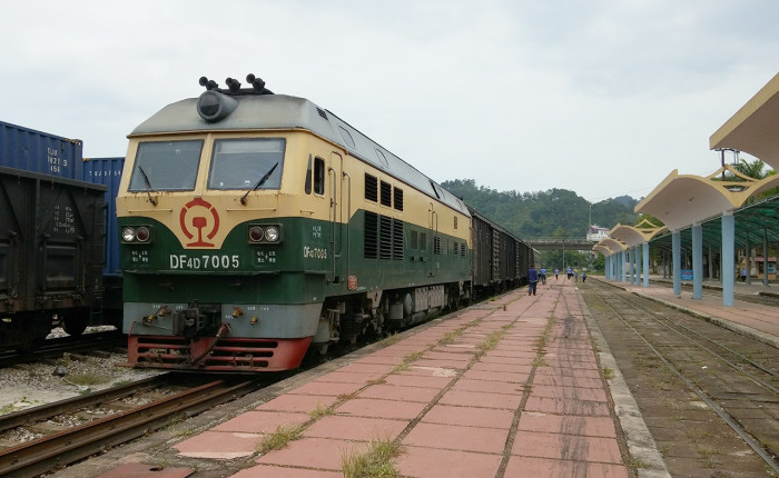 Tuyến đường sắt từ Hà Nội đến Trung Quốc nối lục địa Á – Âu vận tốc 27km/h - nên thay thế tàu tốc độ cao? - Ảnh 1.