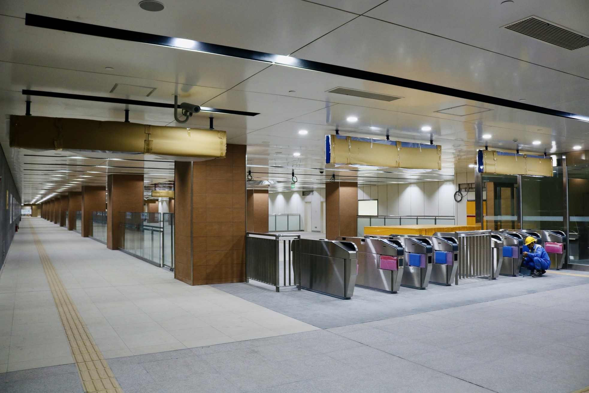 Hình ảnh ga ngầm tuyến metro Bến Thành-Suối Tiên hoàn thiện sau gần 10 năm thi công - Ảnh 6.
