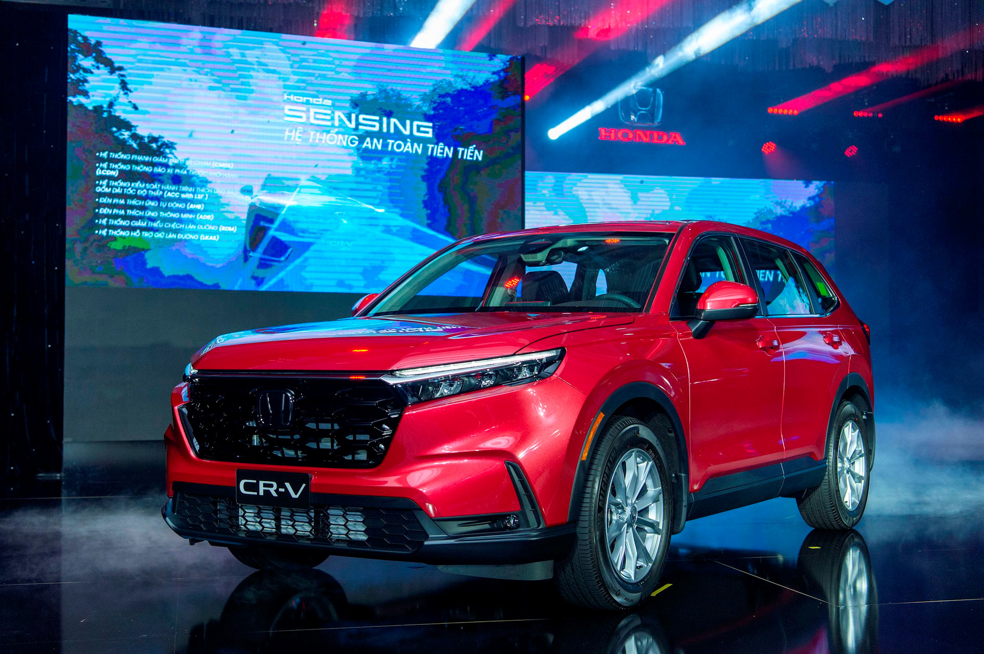 Honda CR-V 2024 ra mắt tại Việt Nam: Giá khởi điểm cao hơn 359 triệu so với CX-5 – Sếp Honda khẳng định ‘xe tốt, giá hợp lý’ - Ảnh 1.