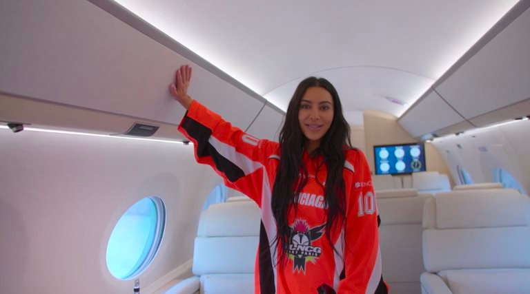 Billionaire "many tricks" Kim Kardashian forbids guests from doing one thing on her billion-dollar plane: Even the supermodel's younger sister is no exception - Photo 1.