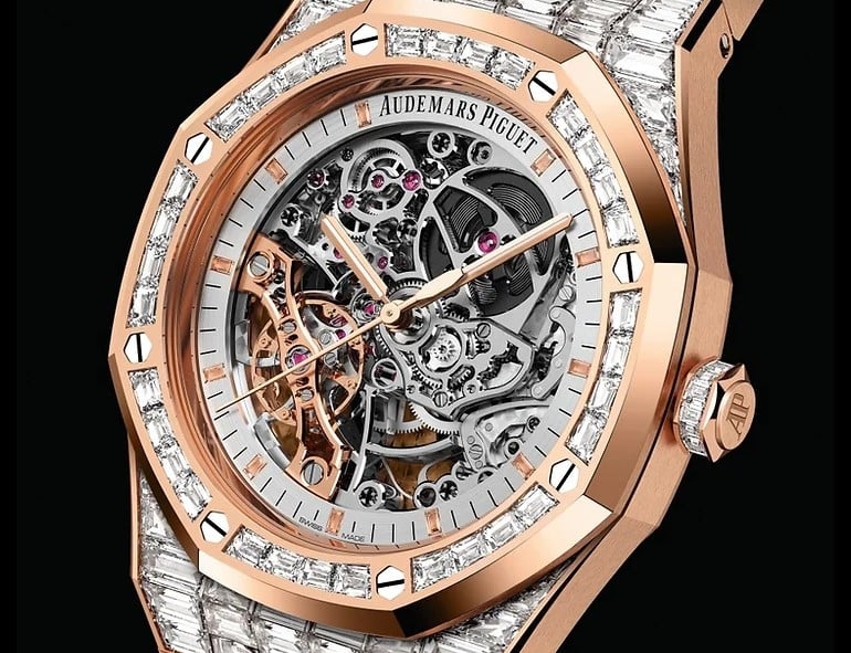 Bố tỷ phú ‘giản dị’ đeo Rolex 200 triệu đồng, con trai diện đồng hồ đắt gấp gần 400 lần, nạm 436 viên kim cương: ﻿﻿Vẫn chưa phải chiếc đắt nhất trong BST - Ảnh 2.
