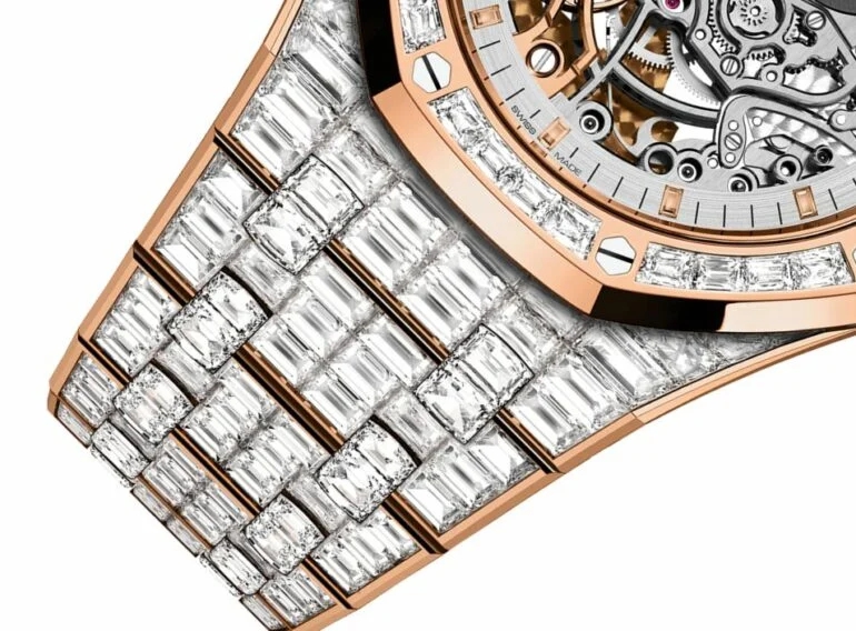 Bố tỷ phú ‘giản dị’ đeo Rolex 200 triệu đồng, con trai diện đồng hồ đắt gấp gần 400 lần, nạm 436 viên kim cương: ﻿﻿Vẫn chưa phải chiếc đắt nhất trong BST - Ảnh 4.