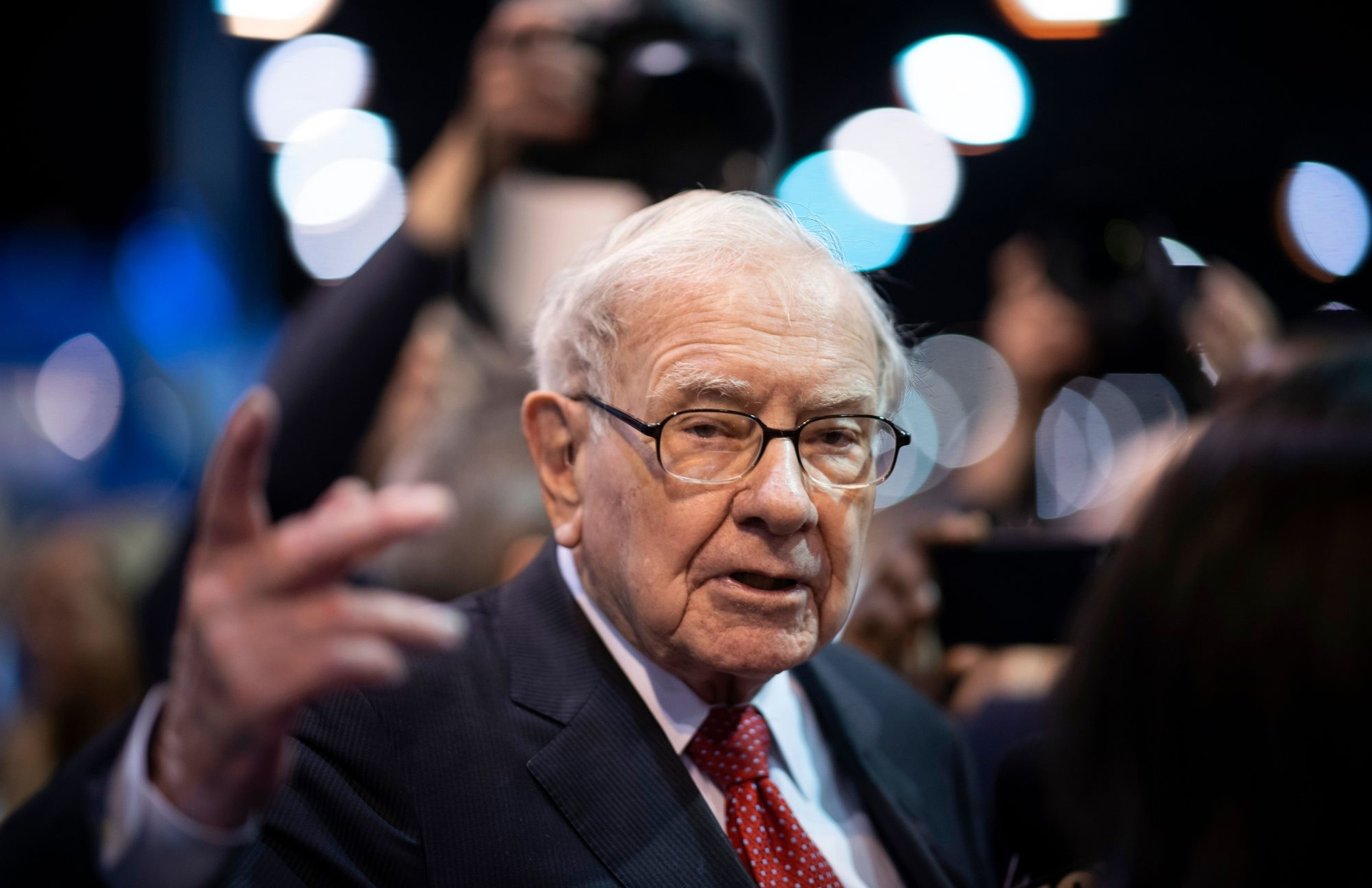 Warren Buffett điểm mặt những người tuyệt đối không nên chơi cổ phiếu - Ảnh 1.