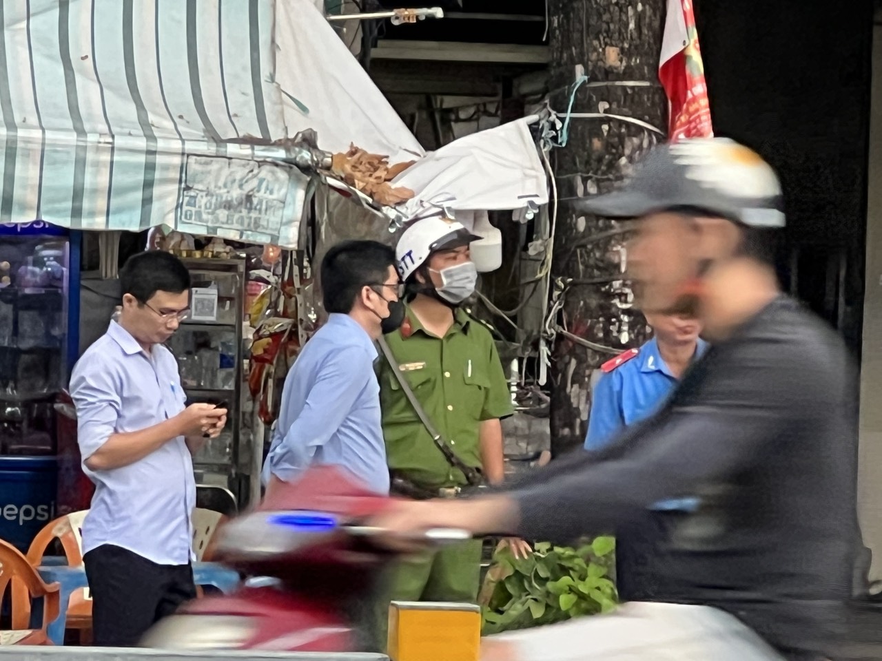 VIDEO: Toàn cảnh Công an TP HCM kiểm tra nhà xe Thành Bưởi - Ảnh 4.