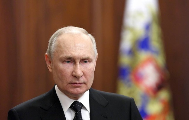Tổng thống Vladimir Putin: 'Vũ khí đang được buôn lậu từ Ukraine sang Nga' - Ảnh 1.