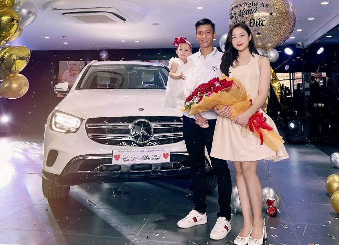 Bóc giá dàn xế hộp bạc tỉ của cầu thủ tuyển Việt Nam: Porsche và Mercedes được chuộng nhất