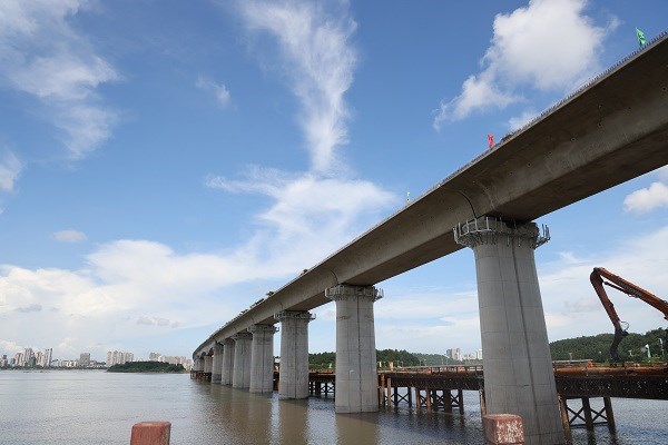 Vì sao tỉnh biên giới Việt Nam muốn làm đường sắt dài 150km nối với đường sắt cao tốc 22.000 tỷ của Trung Quốc? - Ảnh 2.