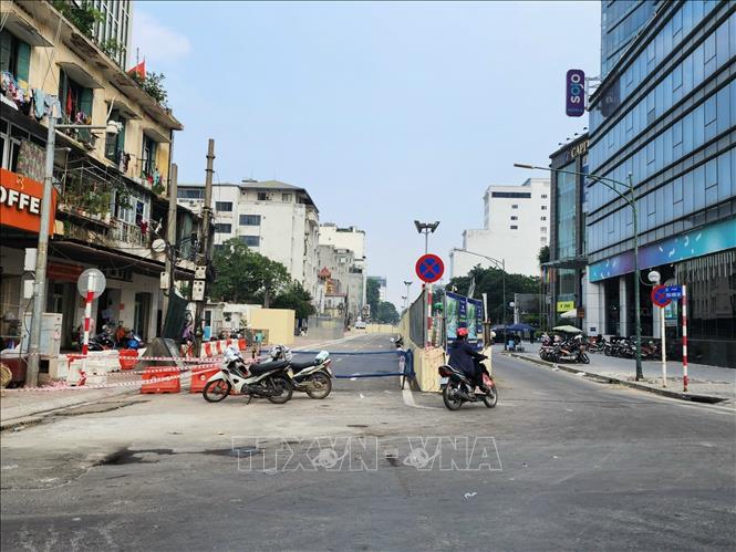 Từ ngày 28/10, phân luồng thi công ga ngầm S12 trên đường Trần Hưng Đạo - Ảnh 1.