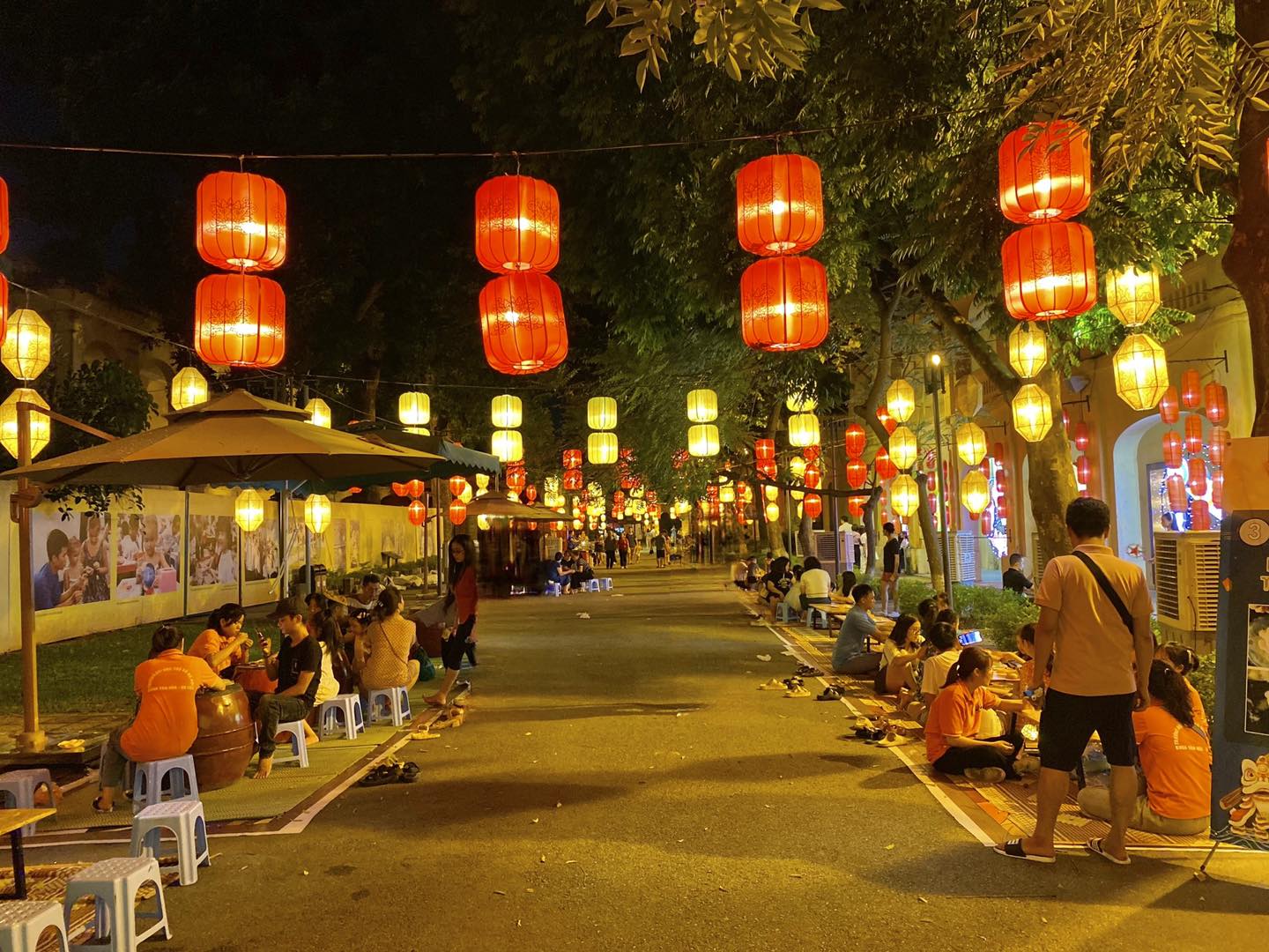 Hà Nội bùng nổ tour đêm, chưa bao giờ có nhiều trải nghiệm cho gia đình lẫn khách du lịch đến thế - Ảnh 4.