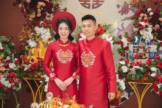 Cô dâu Thanh Hóa đeo vàng trĩu cổ, đám cưới dùng 2 tấn hoa tươi có chi phí ngang giá chiếc xe hơi - Ảnh 7.