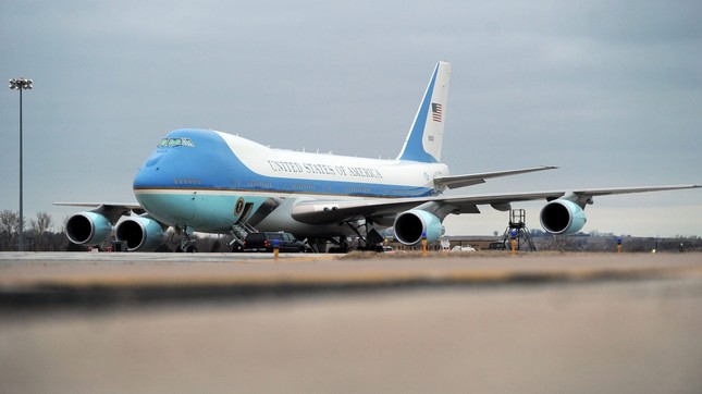 Boeing lỗ gần 2 tỷ USD vì sản xuất chuyên cơ Tổng thống Mỹ - Ảnh 2.