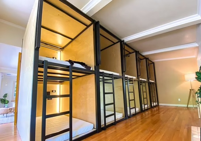 Sự thật sau những nhà quan tài siêu bé cho thuê giá cắt cổ 22 triệu VNĐ/tháng - Ảnh 2. Sự thật sau những nhà quan tài siêu bé cho thuê giá cắt cổ 22 triệu VNĐ/tháng - Ảnh 2.