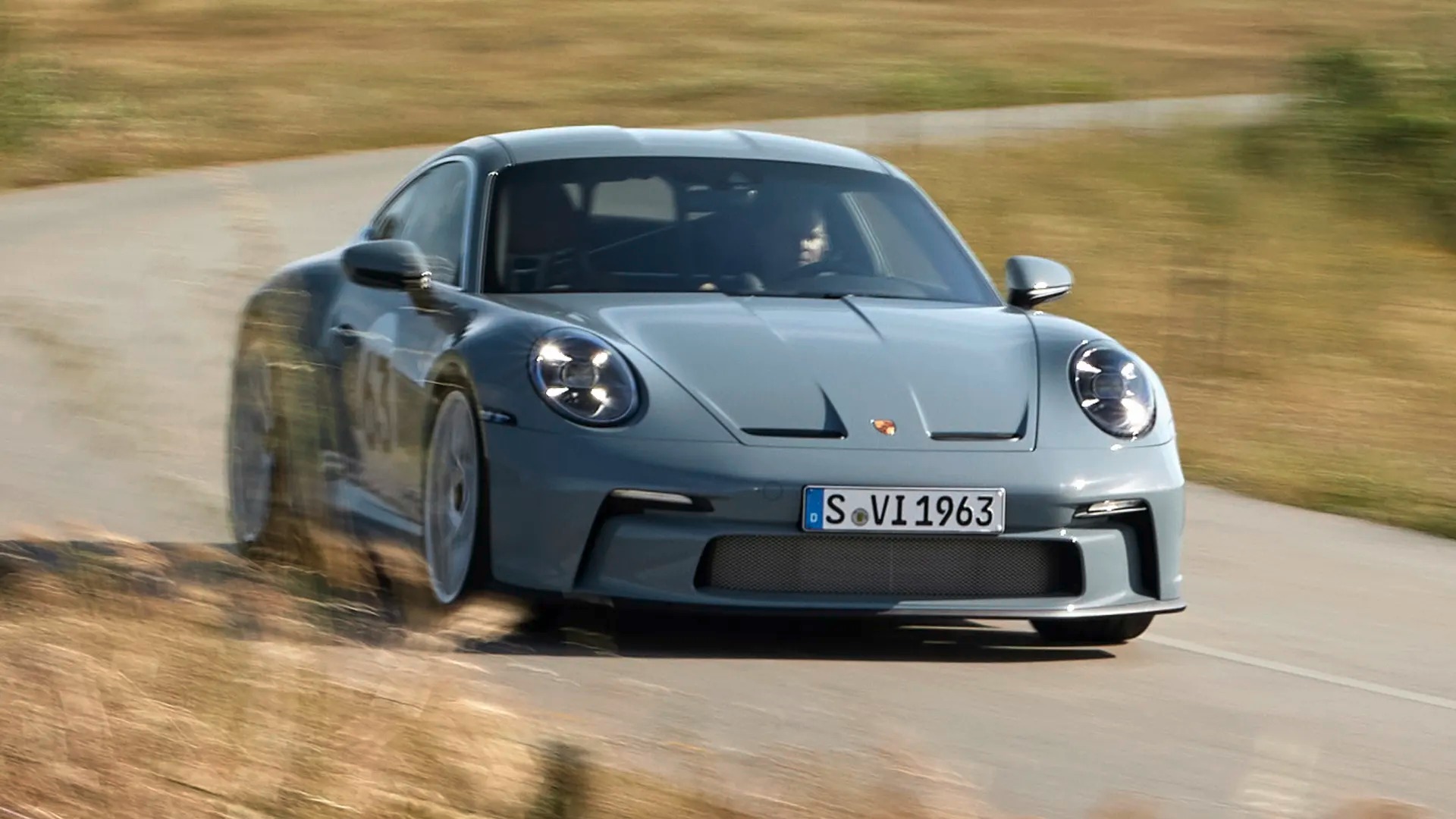 Porsche 'giam' xe giới hạn 12 tháng để tránh tình trạng đầu cơ mua đi bán lại - Ảnh 1.