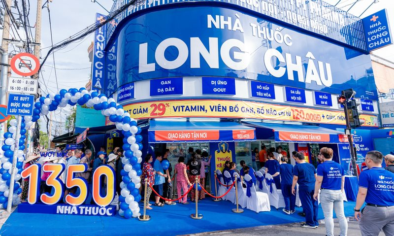 FPT Retail đẩy mạnh chuỗi Long Châu, mở mới mảng tiêm chủng, cổ phiếu bứt phá lập đỉnh mới