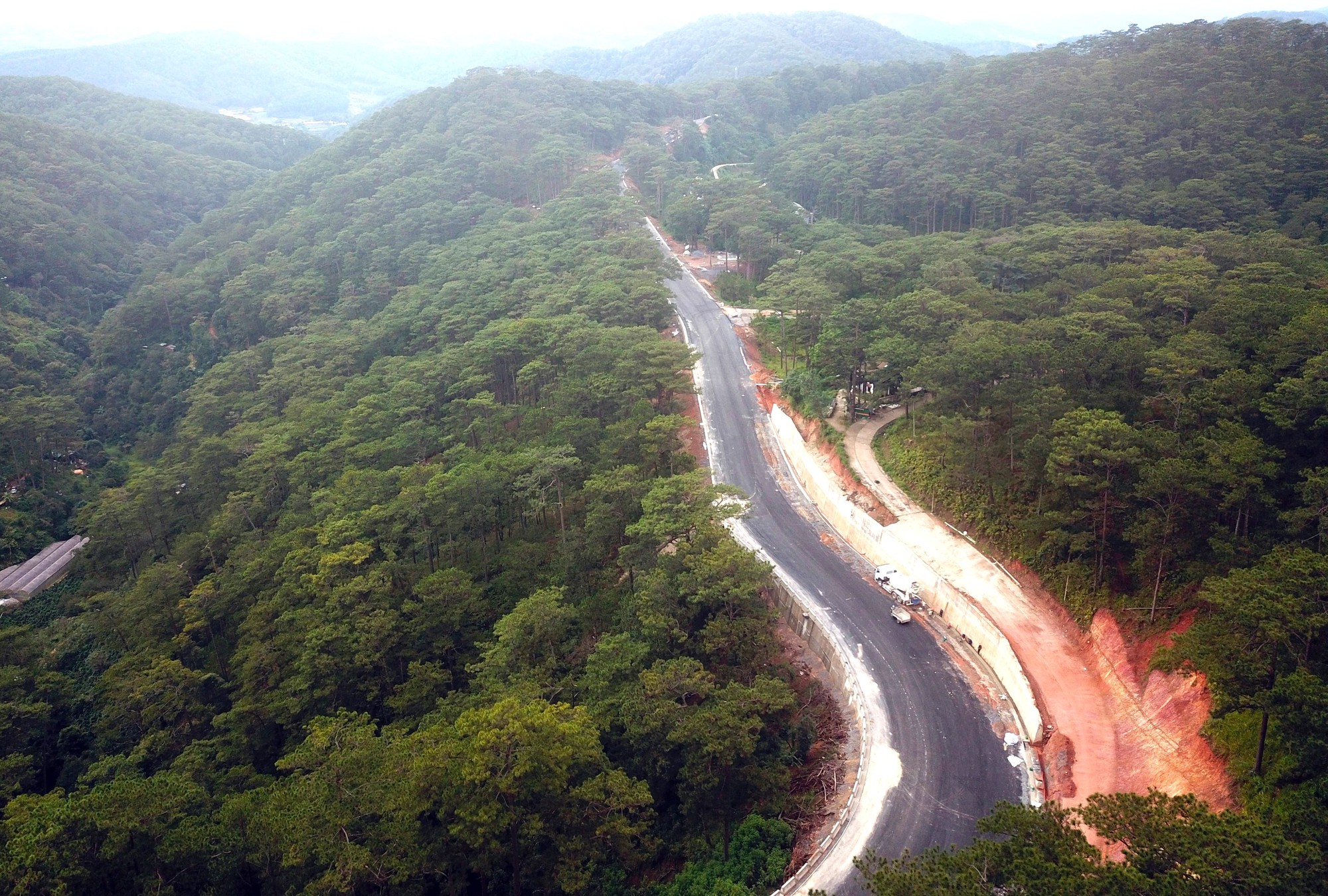 Hình ảnh đèo Prenn uốn lượn qua núi, sắp đưa 3 km vào lưu thông - Ảnh 2.