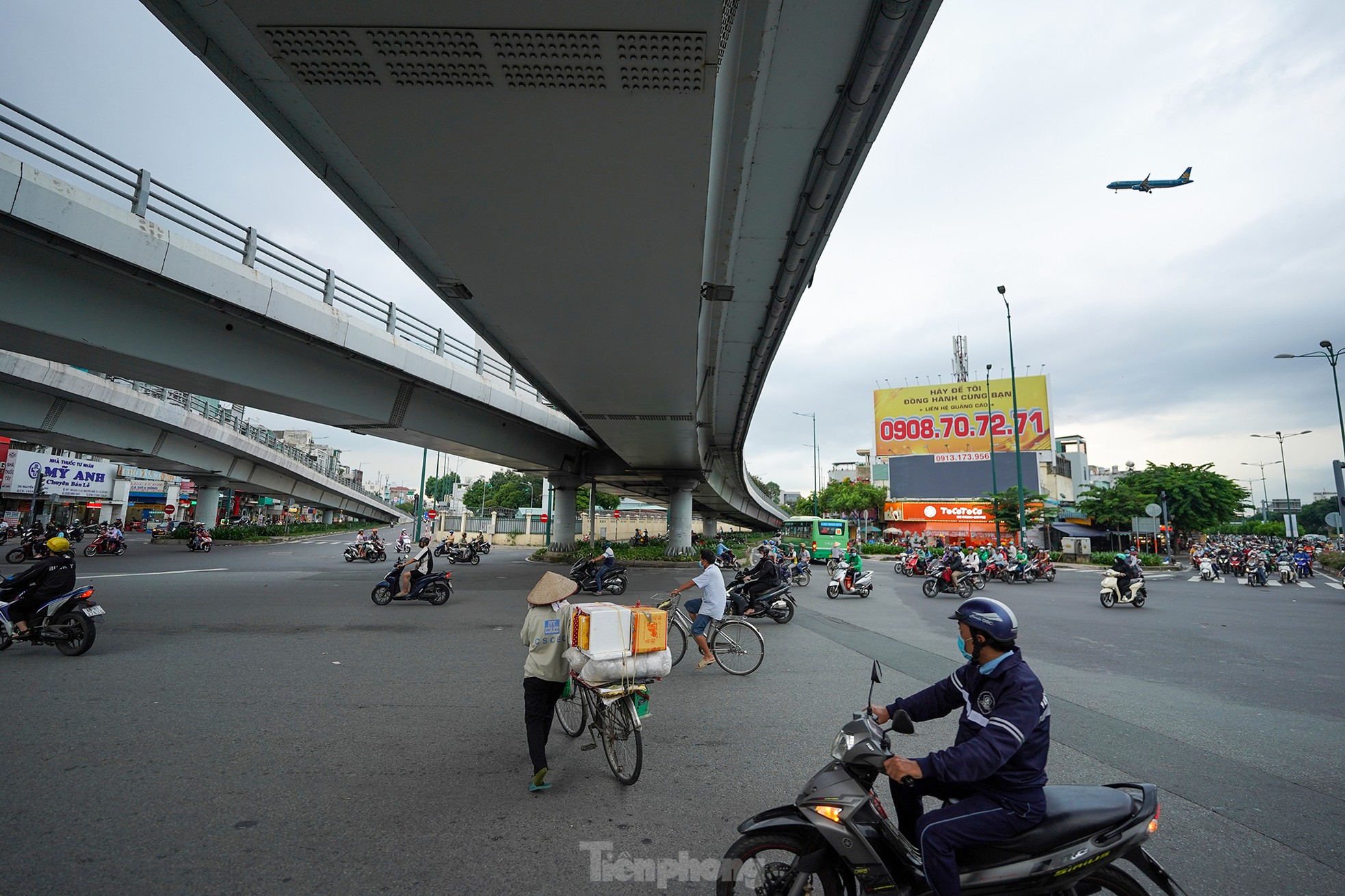 Những cây cầu hình chữ cái 'độc nhất vô nhị' ở TPHCM - Ảnh 14.