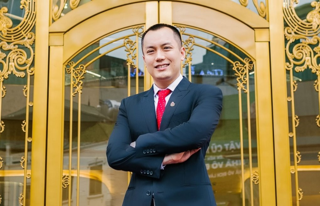 DOJI: Con trai ông Đỗ Minh Phú chuyển giao toàn bộ chức vụ Phó Chủ tịch, CEO kiêm người đại diện pháp luật Tập đoàn cho chị gái - Ảnh 2.