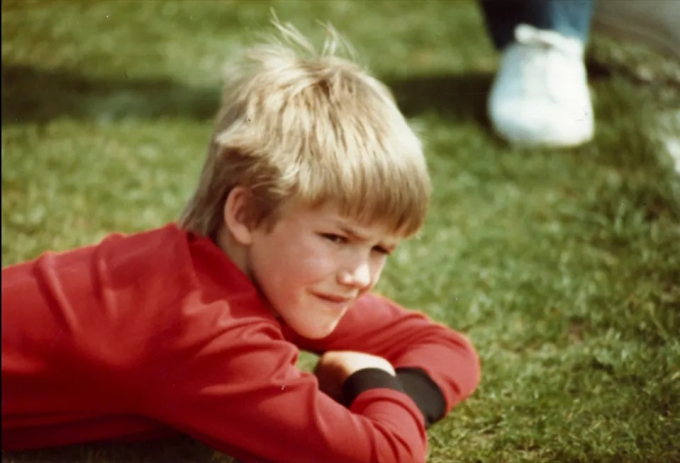 Chuyện ít người biết về tuổi thơ gắn với trái bóng của David Beckham: Tập luyện cùng sự hà khắc, thường ăn một món kỳ lạ - Ảnh 3.