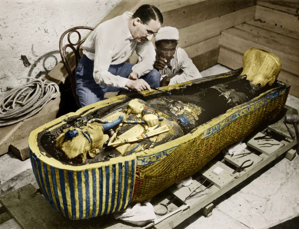 Xác ướp dị nhất thế giới: Lời nguyền kinh hãi của Pharaoh cũng chào thua xác ướp du hành thời gian đi giày hàng hiệu của thế kỷ 21 đầy bí ẩn  - Ảnh 1.