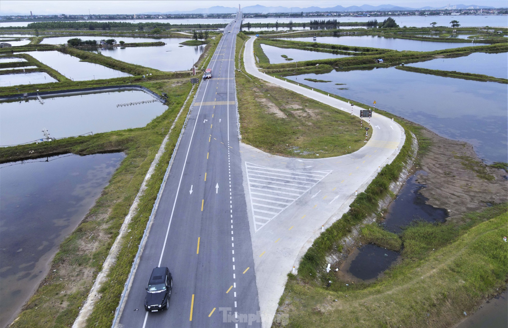Cận cảnh đường ven biển 2.000 tỷ đề xuất chuyển thành quốc lộ - Ảnh 3.
