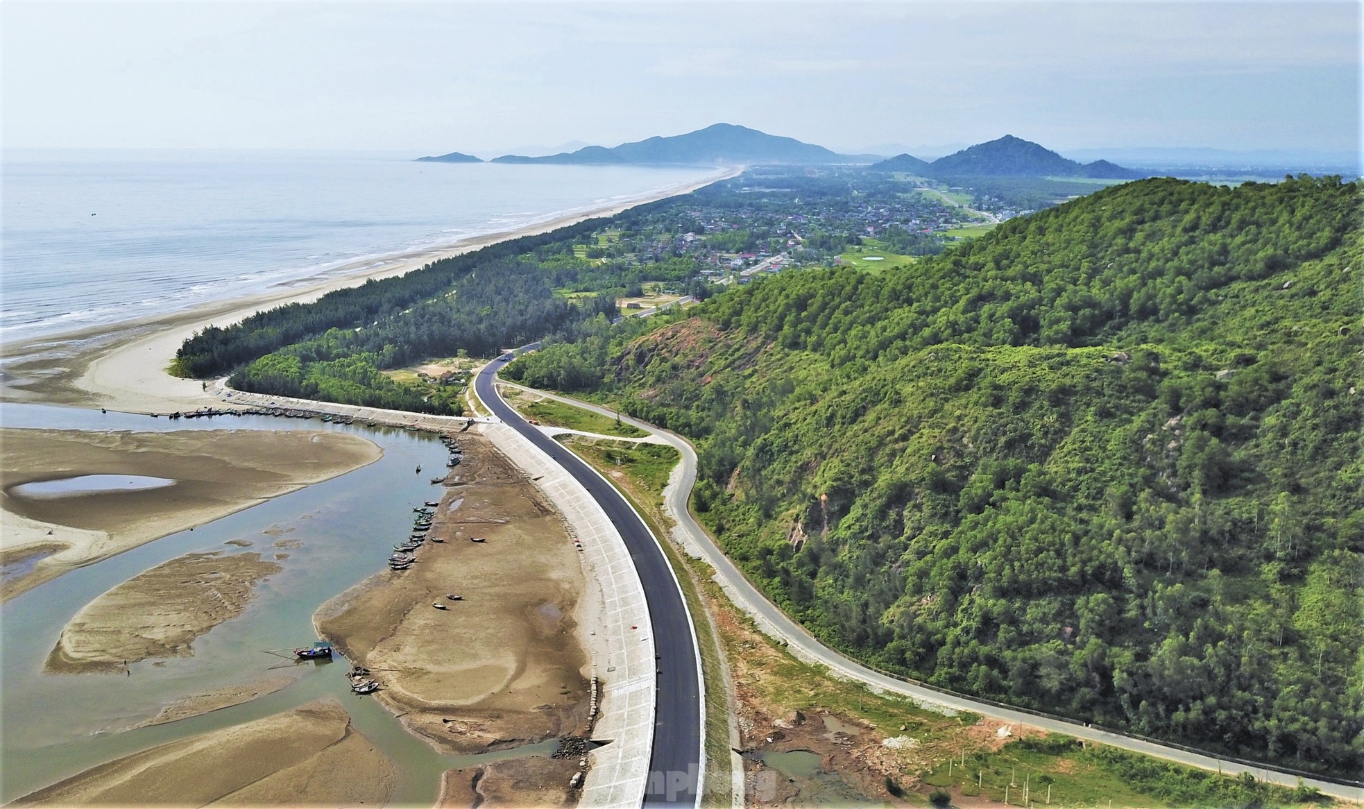 Cận cảnh đường ven biển 2.000 tỷ đề xuất chuyển thành quốc lộ - Ảnh 7.