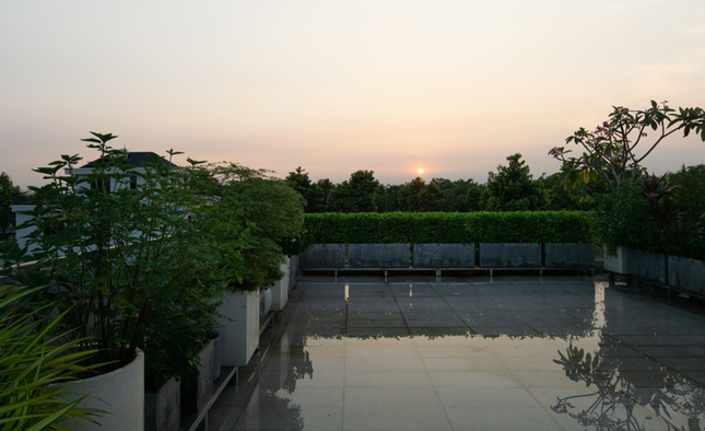 Phong cách nhiệt đới Á Đông kết hợp kiến trúc hiện đại trong căn biệt thự ven sông - Ảnh 9.