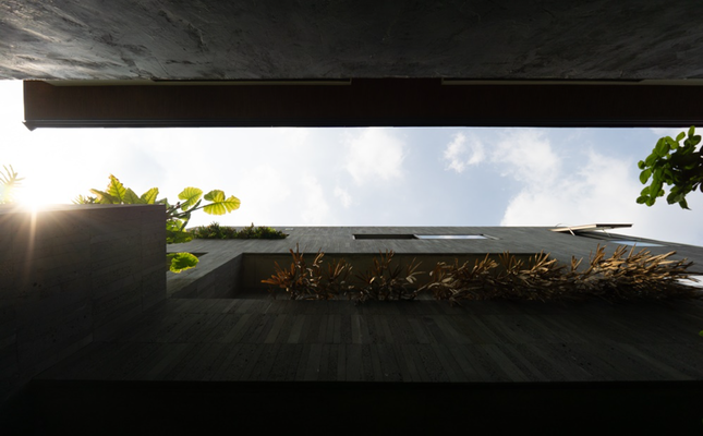 Phong cách nhiệt đới Á Đông kết hợp kiến trúc hiện đại trong căn biệt thự ven sông - Ảnh 12.