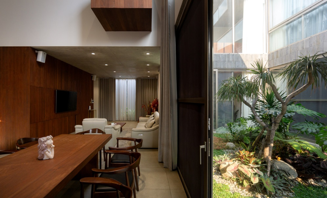 Phong cách nhiệt đới Á Đông kết hợp kiến trúc hiện đại trong căn biệt thự ven sông - Ảnh 4.