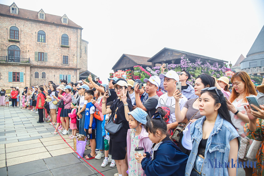 Khai thác hiệu quả các sự kiện, lễ hội để phát triển du lịch trên 'con đường di sản miền Trung' - Ảnh 2.
