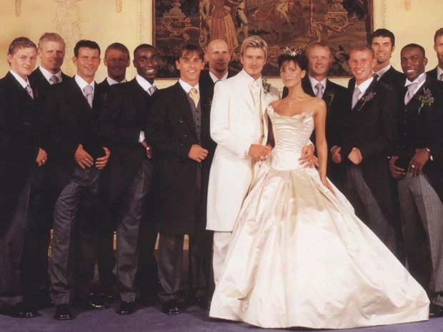 Siêu đám cưới David - Victoria Beckham ở lâu đài: Tốn hơn 24 tỷ, khách mời toàn sao khủng, chuyên cơ chở váy cưới xuyên Đại Tây Dương 4 lần