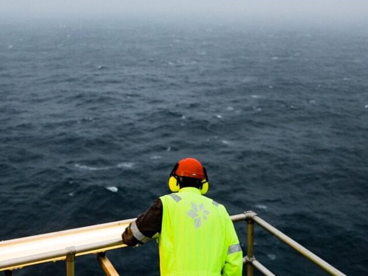 Đường ống dẫn khí đốt biển Baltic đóng cửa vì nghi ngờ rò rỉ - Ảnh 1.