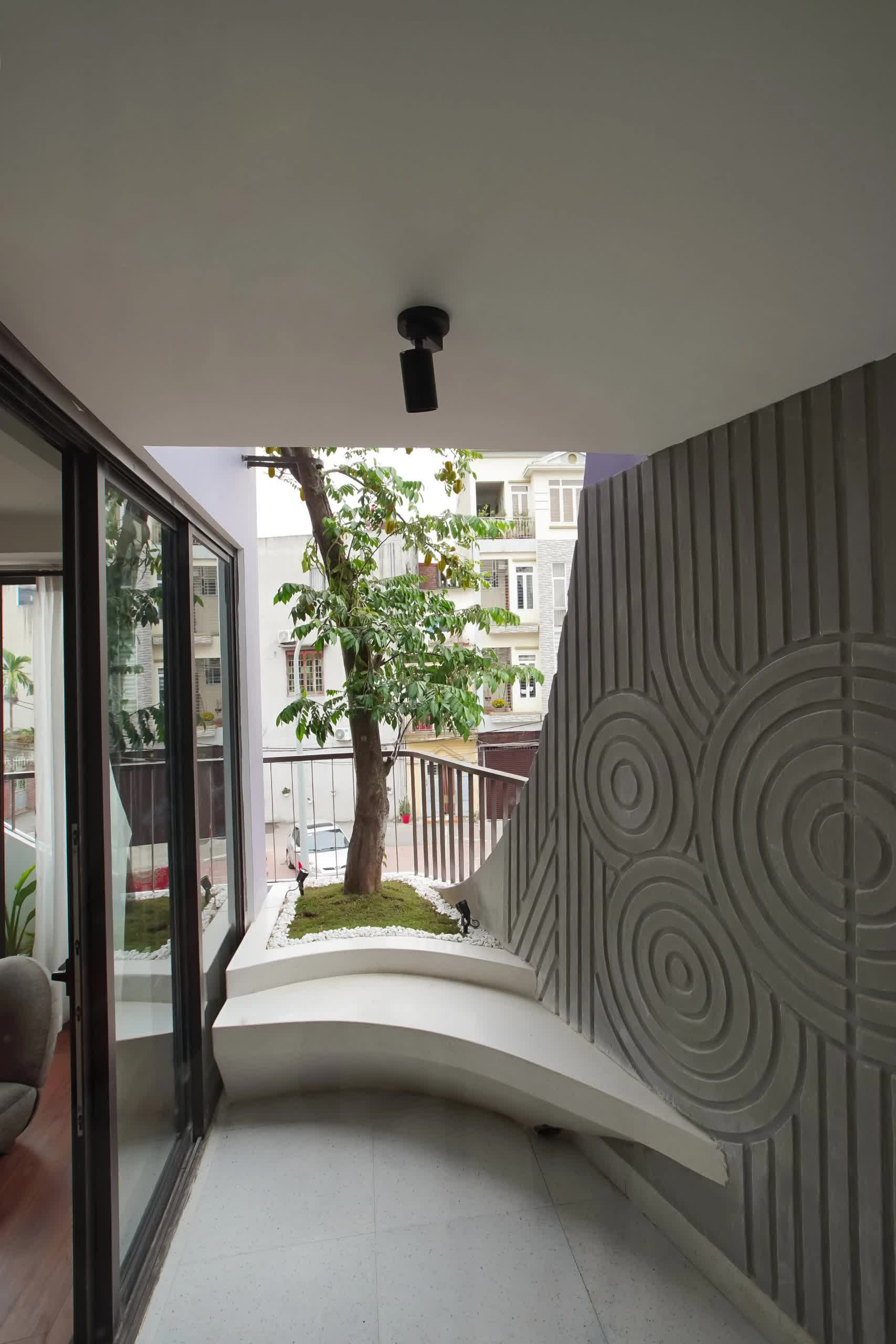 Căn nhà 44m2 với thiết kế khắc phục nhược điểm không gian bị méo ở Hà Nội