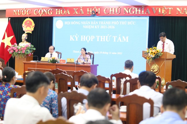 Thống nhất miễn nhiệm Phó Chủ tịch UBND TP. Thủ Đức Nguyễn Hữu Anh Tứ - Ảnh 1.